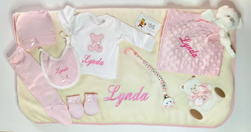 coffret couverture, coffret pyjama, doudou et attache tétine