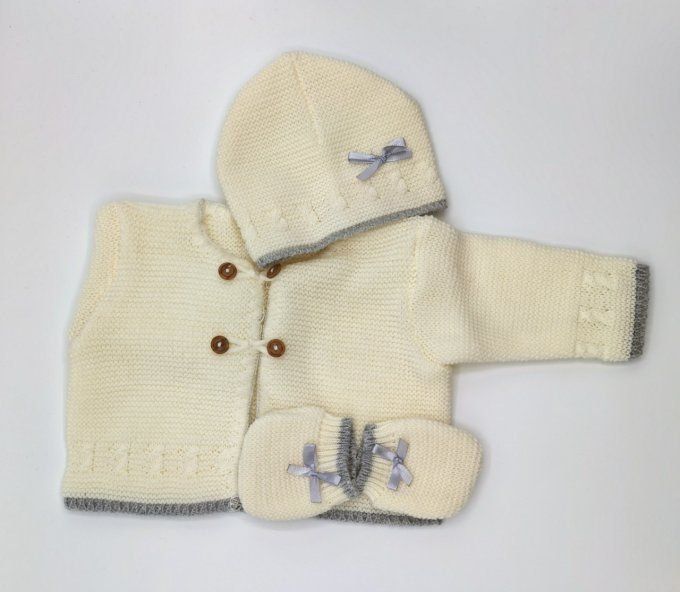 ensemble gilet, bonnet et moufles beige