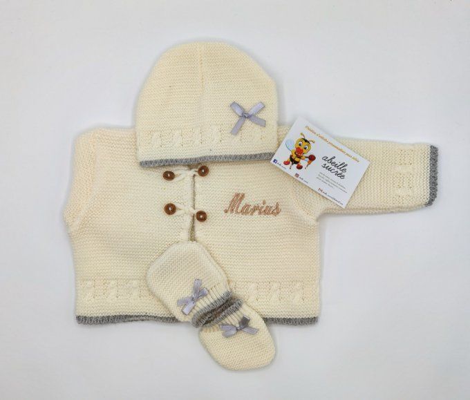 ensemble gilet, bonnet et moufles beige